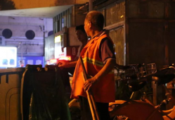 城人视频,捕捉城市生活瞬间，展现都市风采